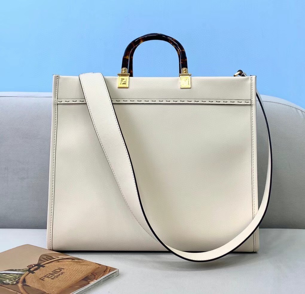 Fendi Sunshine Medium Shopper Bag In White Calfskin 427