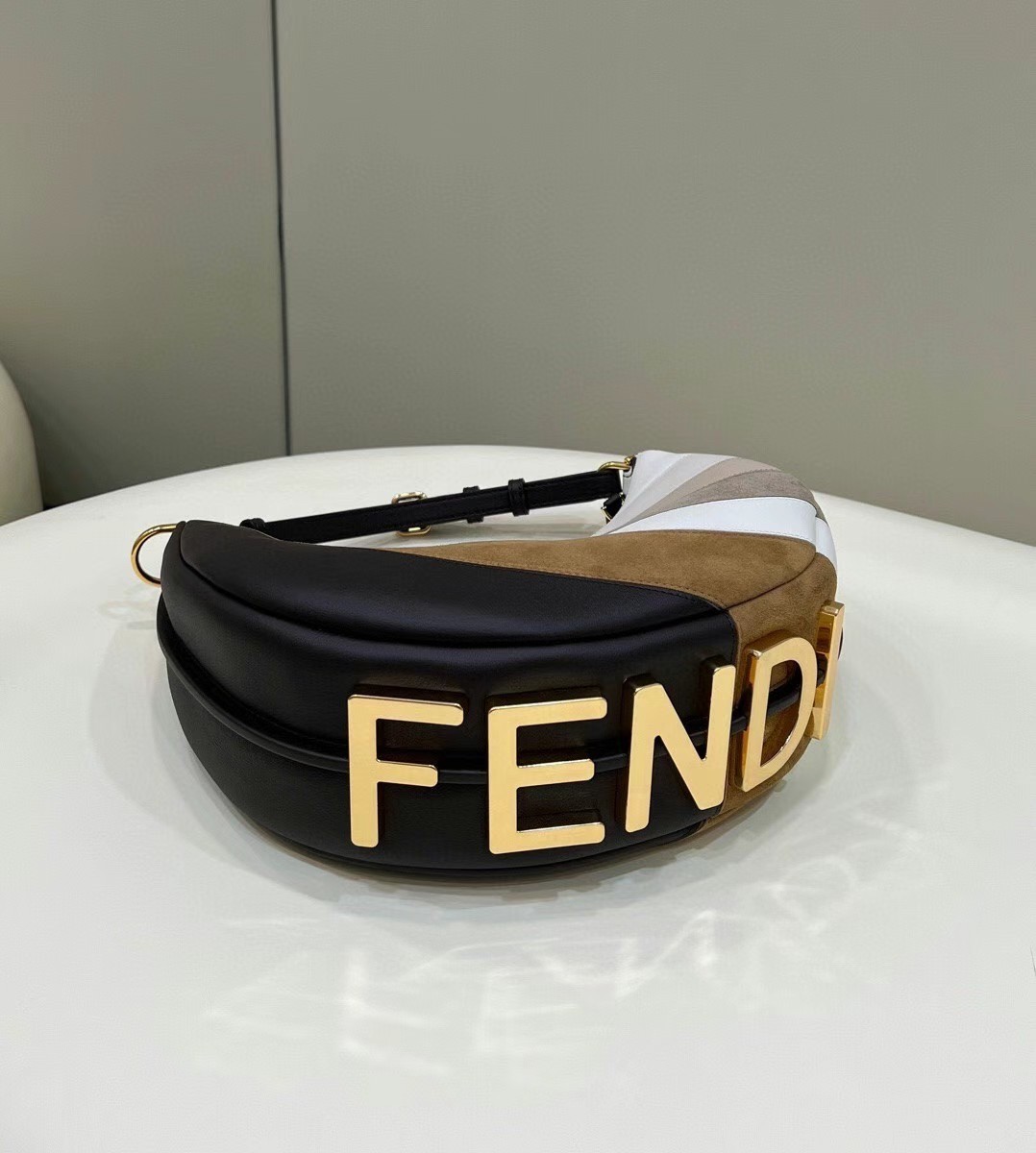 Fendi Fendigraphy Small Hobo Bag In Inlaying Leather 763