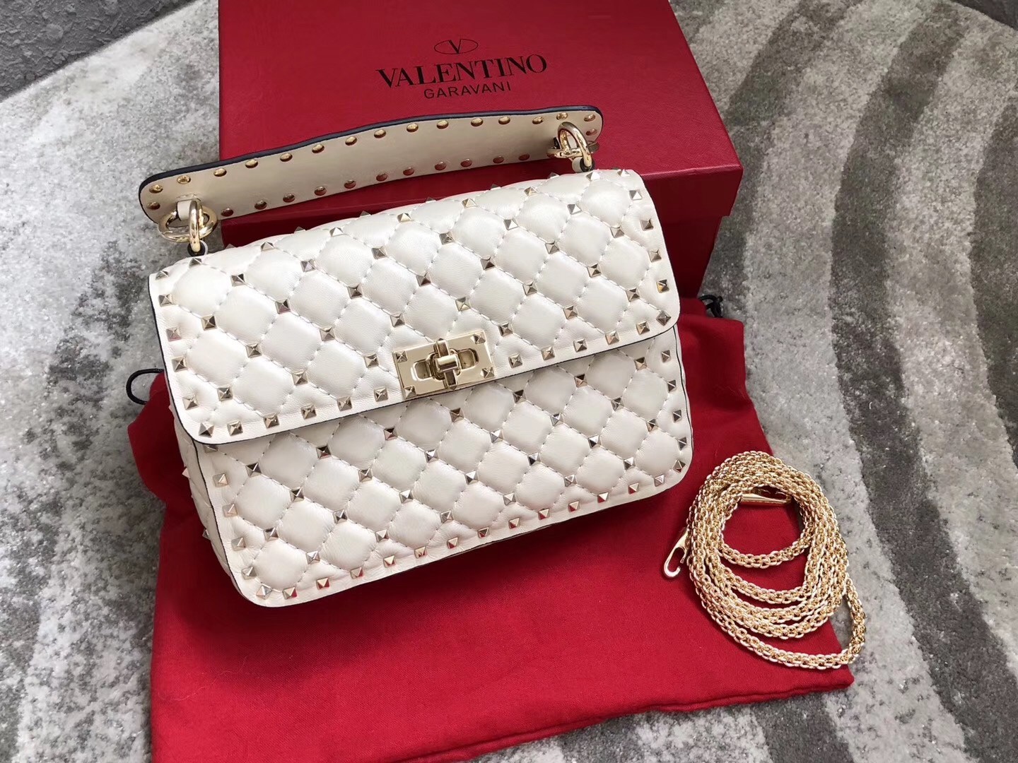 Valentino Rockstud Spike Medium Bag In White Nappa Leather 464