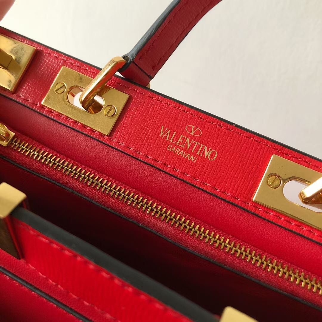 Valentino Rockstud Alcove Medium Top Handle Bag In Red Calfskin 802