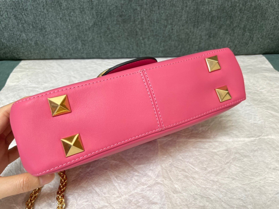 Valentino Stud Sign Shoulder Bag In Pink Nappa Leather 947