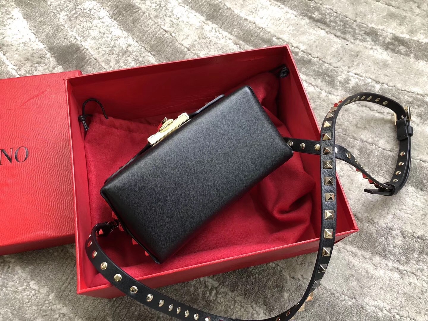 Valentino Mini Rockstud Crossbody Bag In Black Calfskin 028