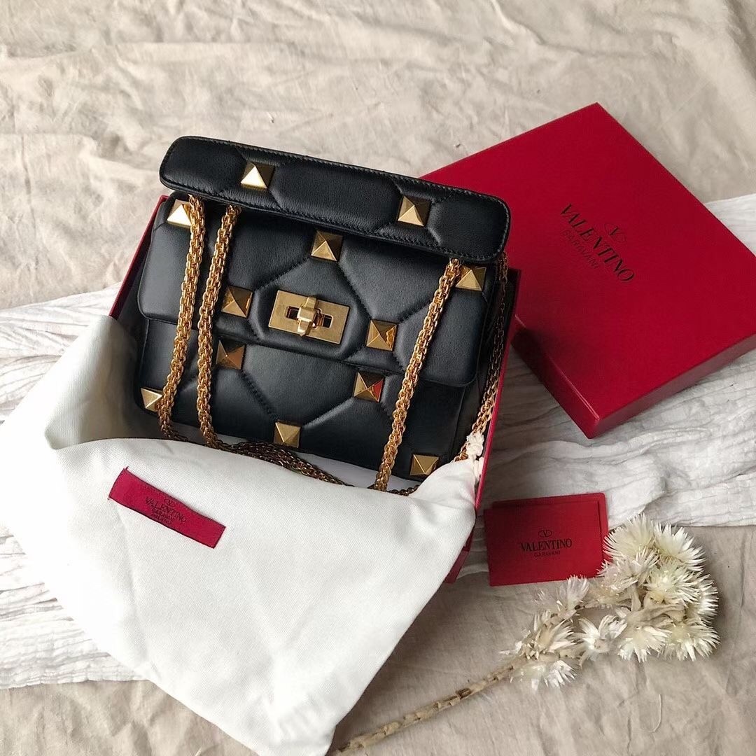 Valentino Medium Roman Stud Chain Bag In Black Nappa 850