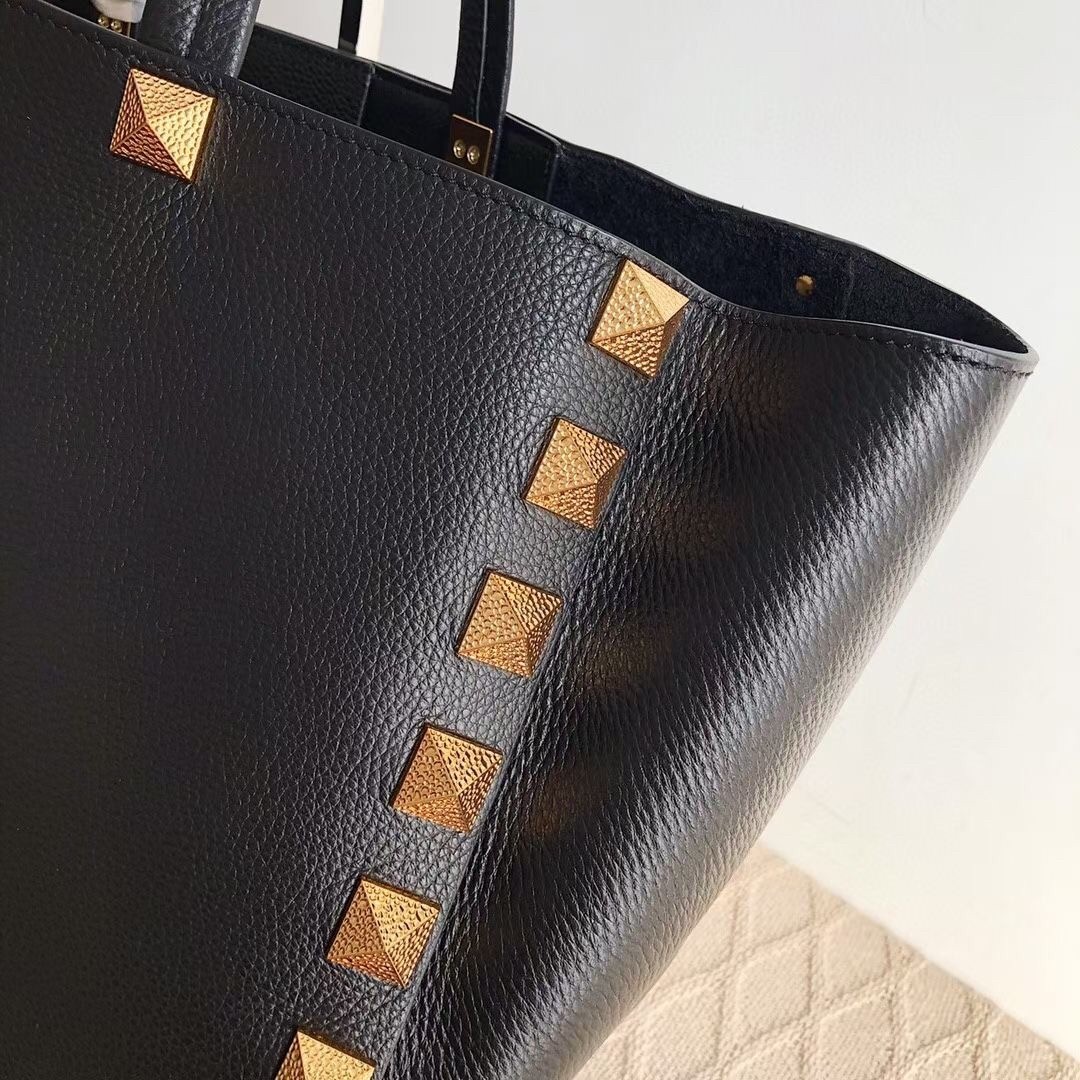 Valentino Roman Stud Tote Bag In Black Grainy Calfskin 909