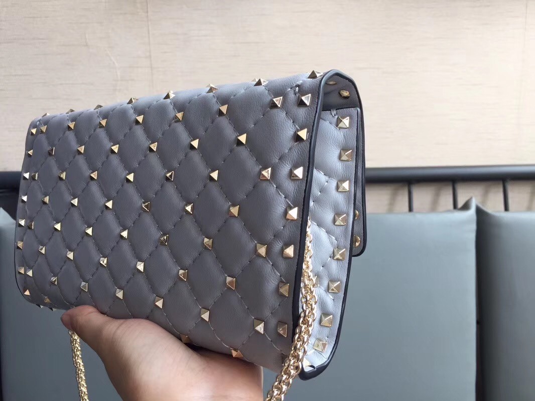 Valentino Rockstud Spike Chain Clutch In Pastel Gray Lambskin 943