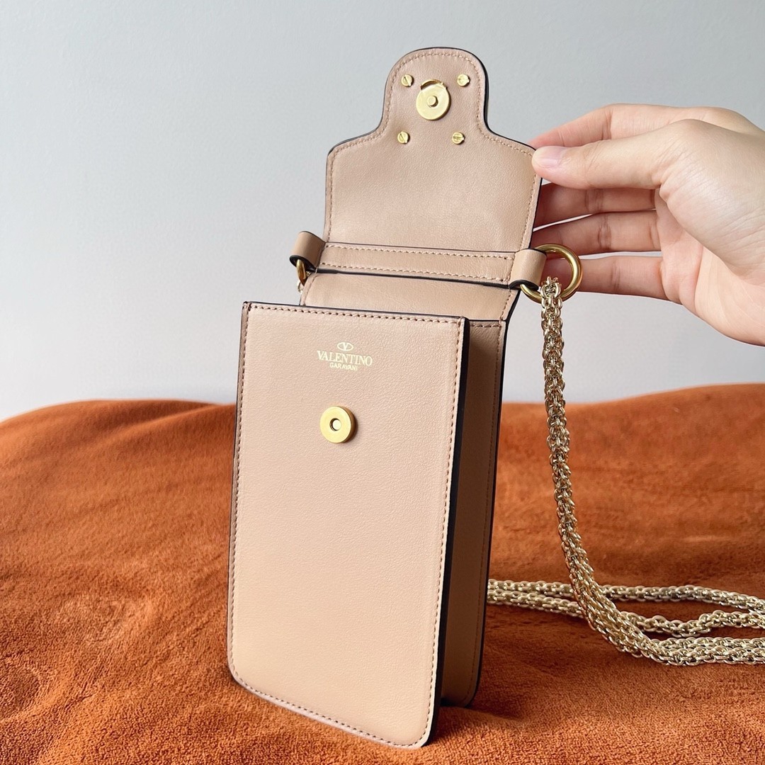 Valentino Loco Phone Case in Beige Leather with Chain 046