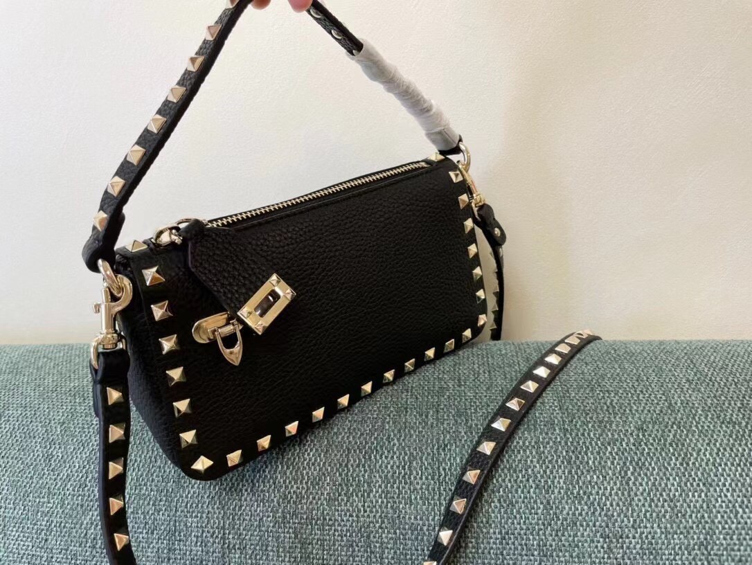 Valentino Rockstud Small Crossbody Bag In Black Grained Calfskin 292