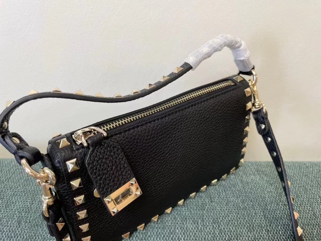 Valentino Rockstud Small Crossbody Bag In Black Grained Calfskin 292