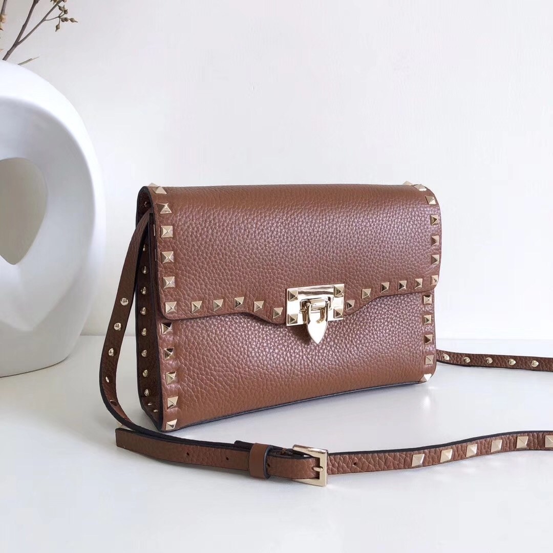 Valentino Rockstud Small Crossbody Bag In Brown Grained Leather 064