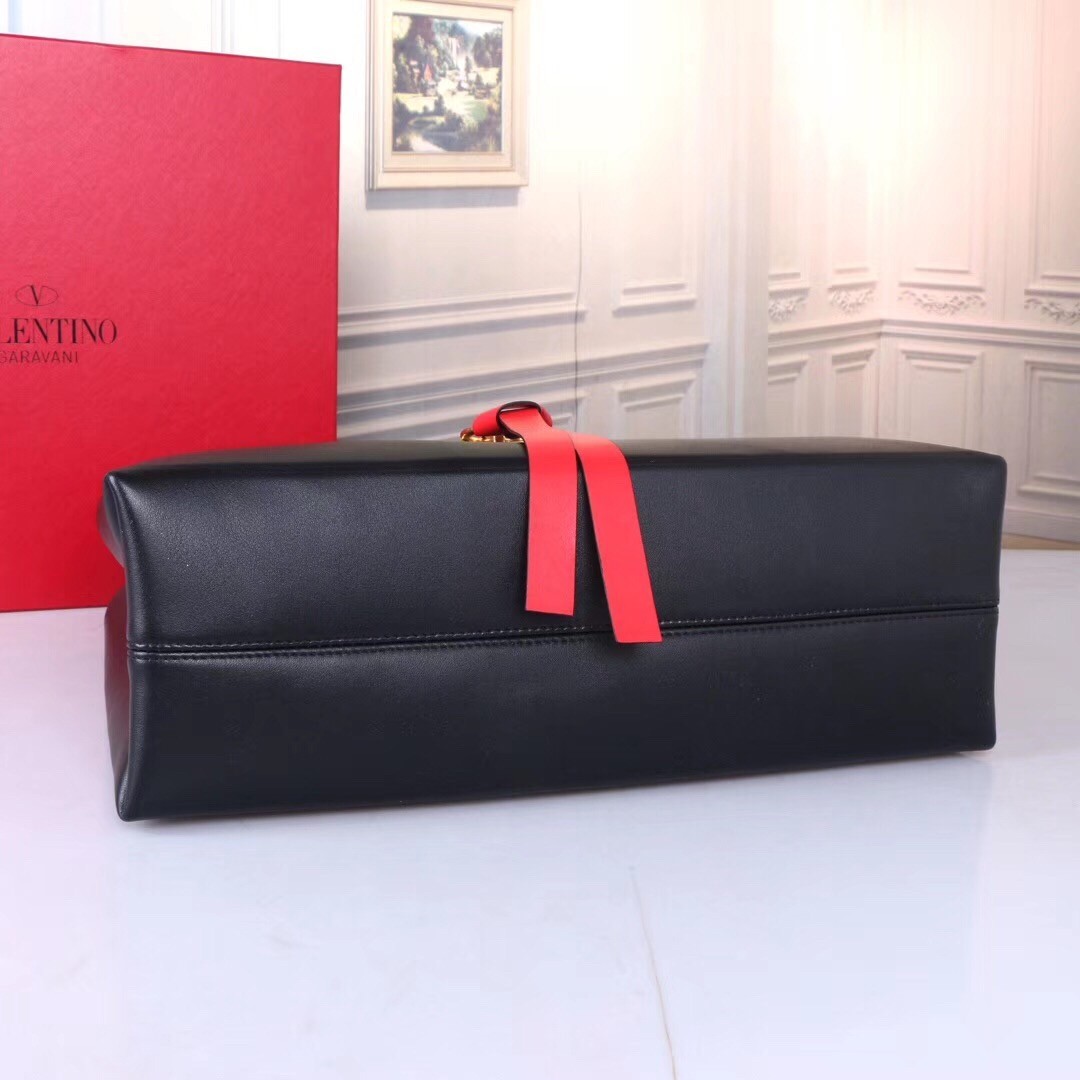 Valentino Garavani Black Large Vring Shopping Tote 090