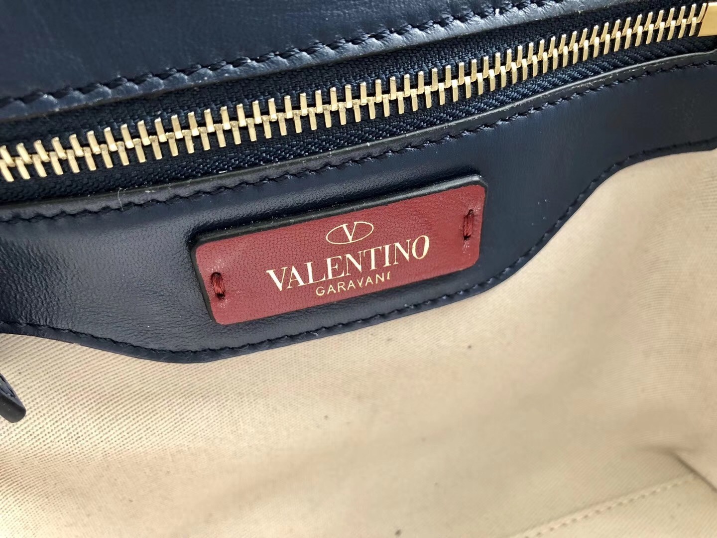 Valentino Garavani Blue VLTN Quilted Candystud Bag 018