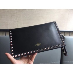 Valentino Rockstud Medium Clutch In Black Calfskin  710