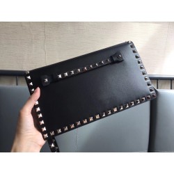 Valentino Rockstud Medium Clutch In Black Calfskin  710