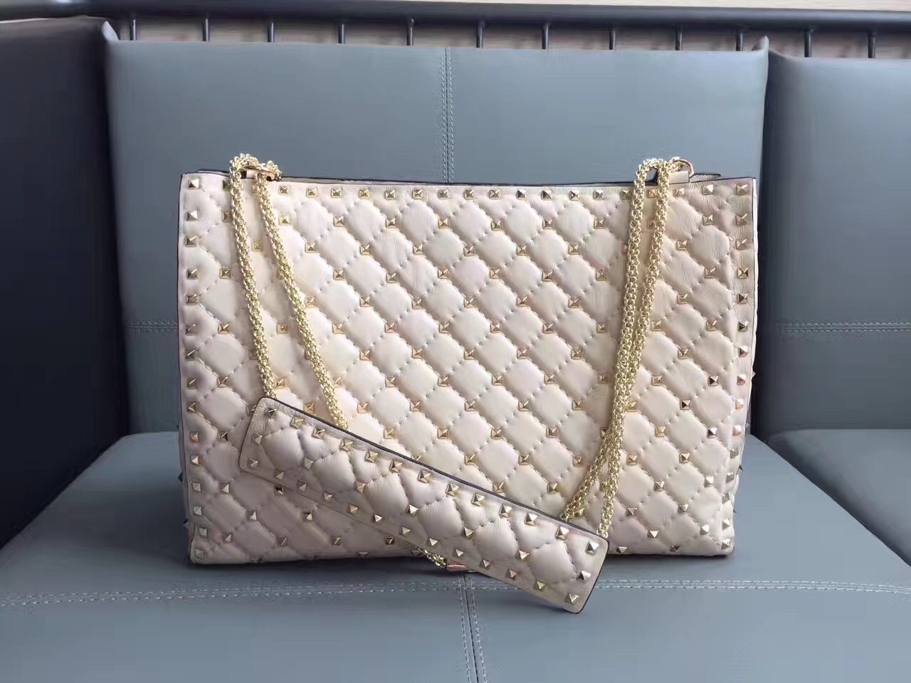 Valentino White Rockstud Spike Tote Bag 785