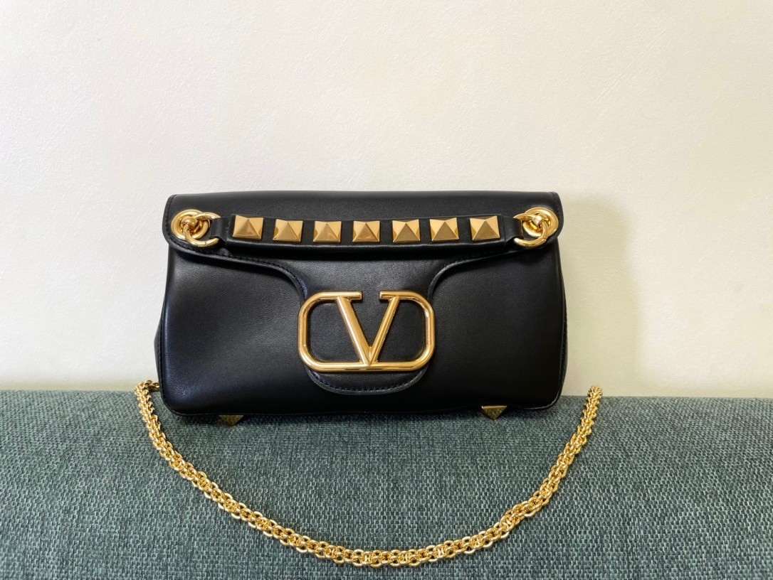 Valentino Stud Sign Shoulder Bag In Black Nappa Leather 312