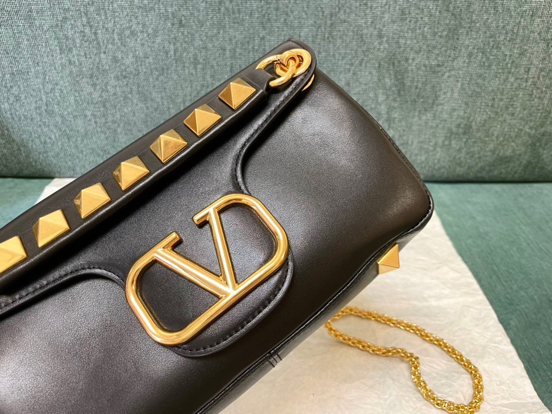 Valentino Stud Sign Shoulder Bag In Black Nappa Leather 312