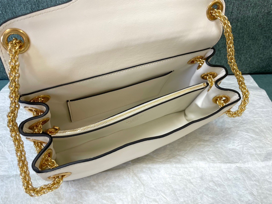 Valentino Stud Sign Shoulder Bag In White Nappa Leather 424