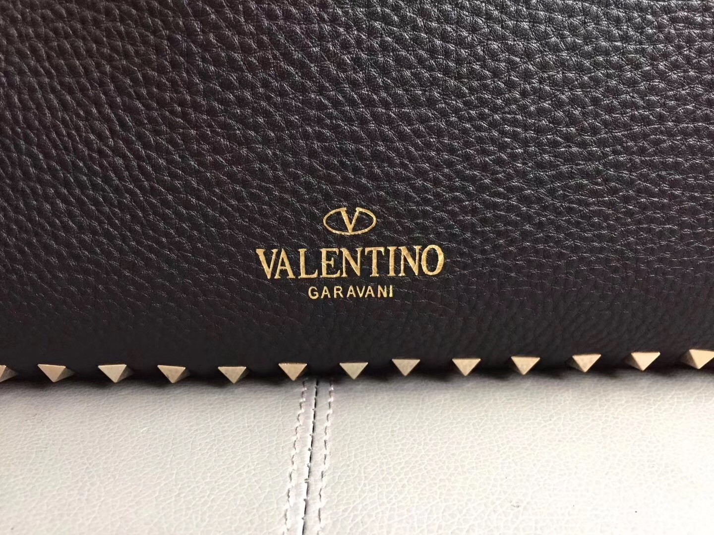 Valentino Noir Rockstud Medium Reversible Tote Bag 711