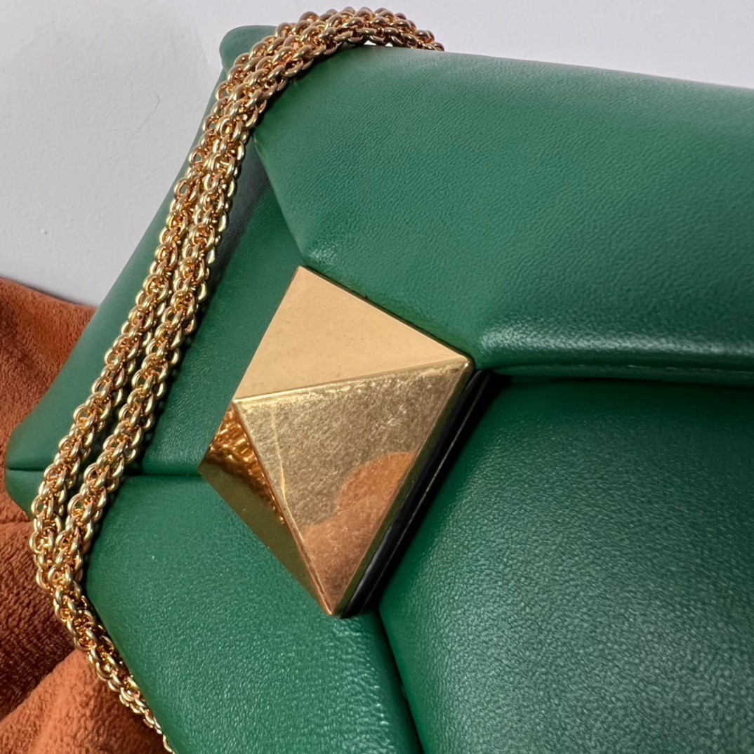 Valentino One Stud Chain Bag In Green Nappa Leather 358