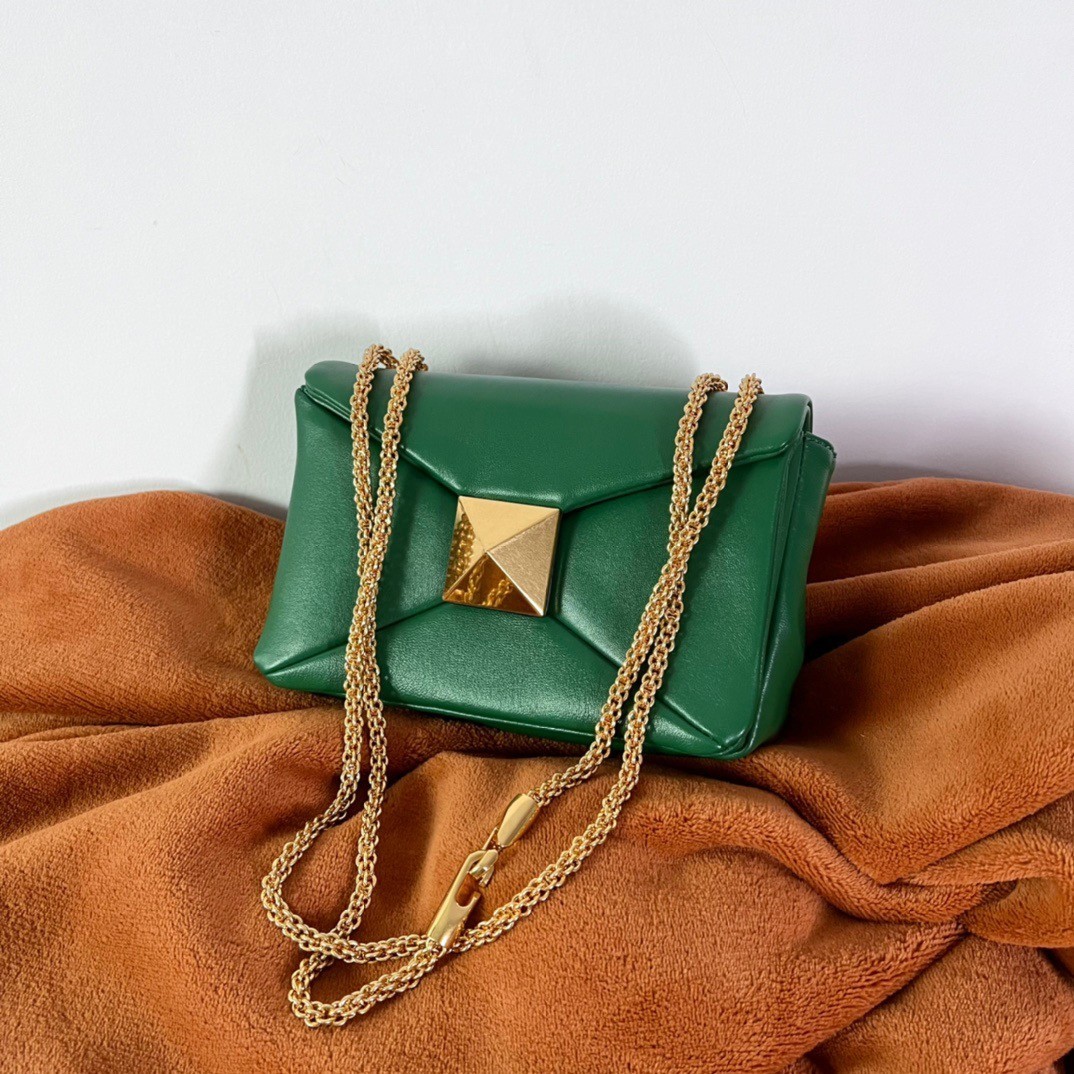 Valentino One Stud Chain Bag In Green Nappa Leather 358