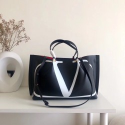 Valentino Vlogo Escape Medium Shopper With Inlay Detail 010