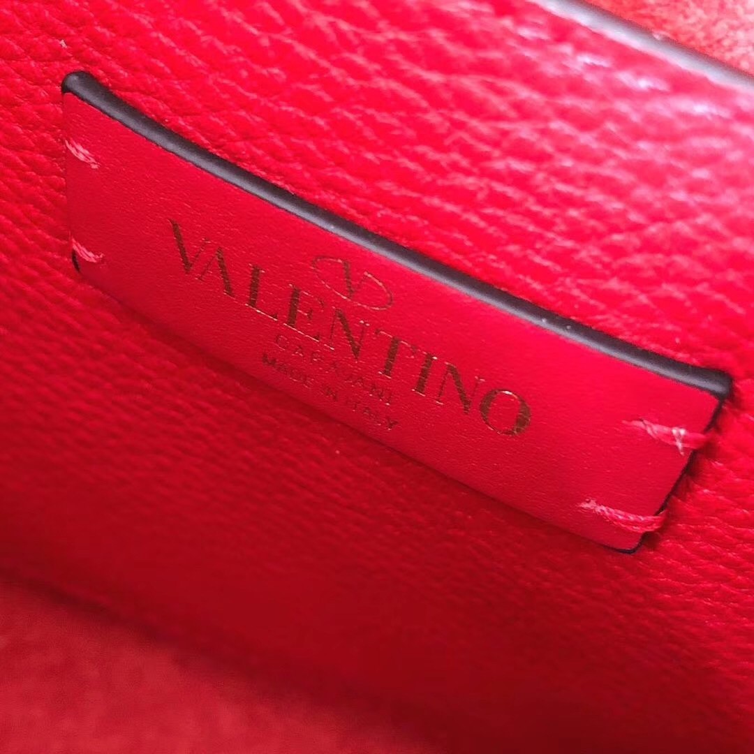 Valentino Small Rockstud Bucket Bag In Red Grained Calfskin 802