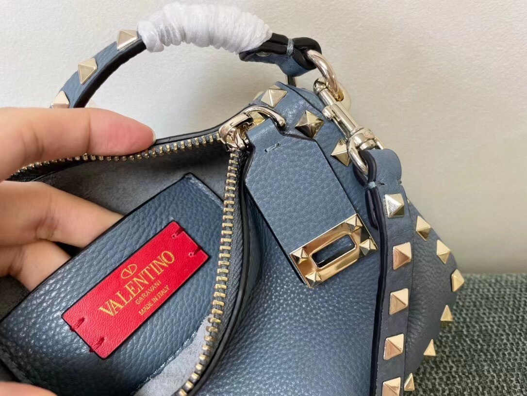 Valentino Rockstud Small Crossbody Bag In Blue Grained Calfskin 271