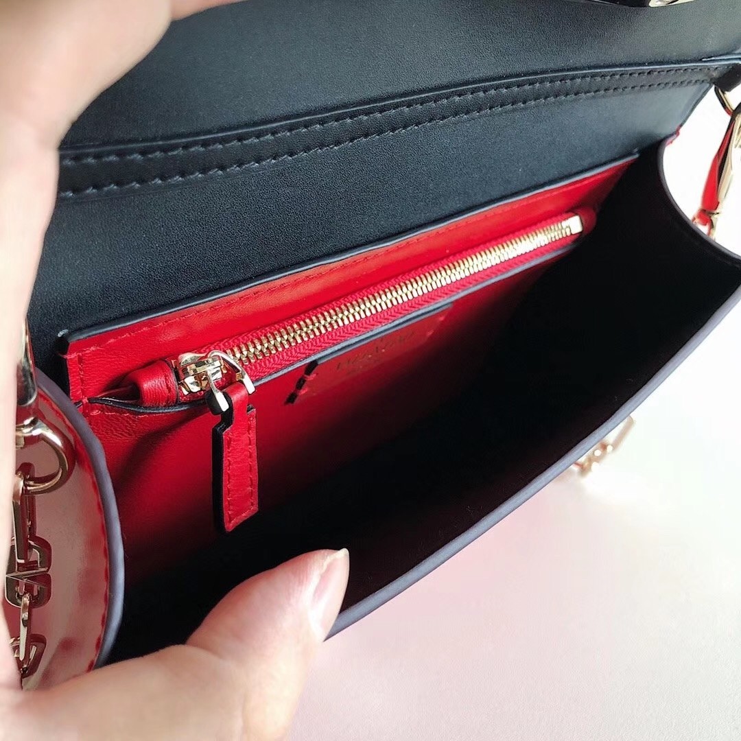 Valentino Vcase Small Chain Bag In Red Calfskin 548