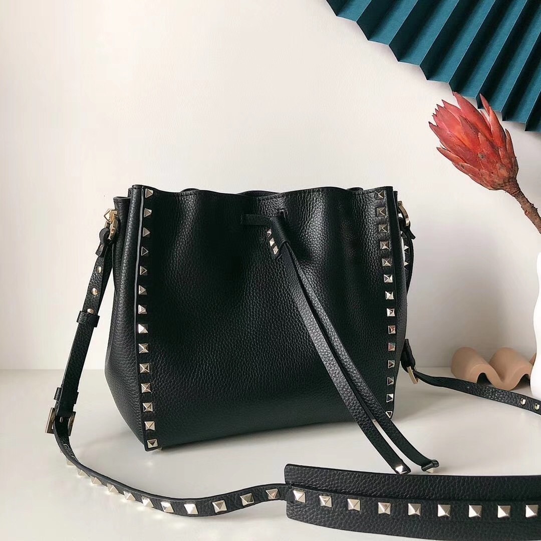 Valentino Small Rockstud Bucket Bag In Black Grained Calfskin 609