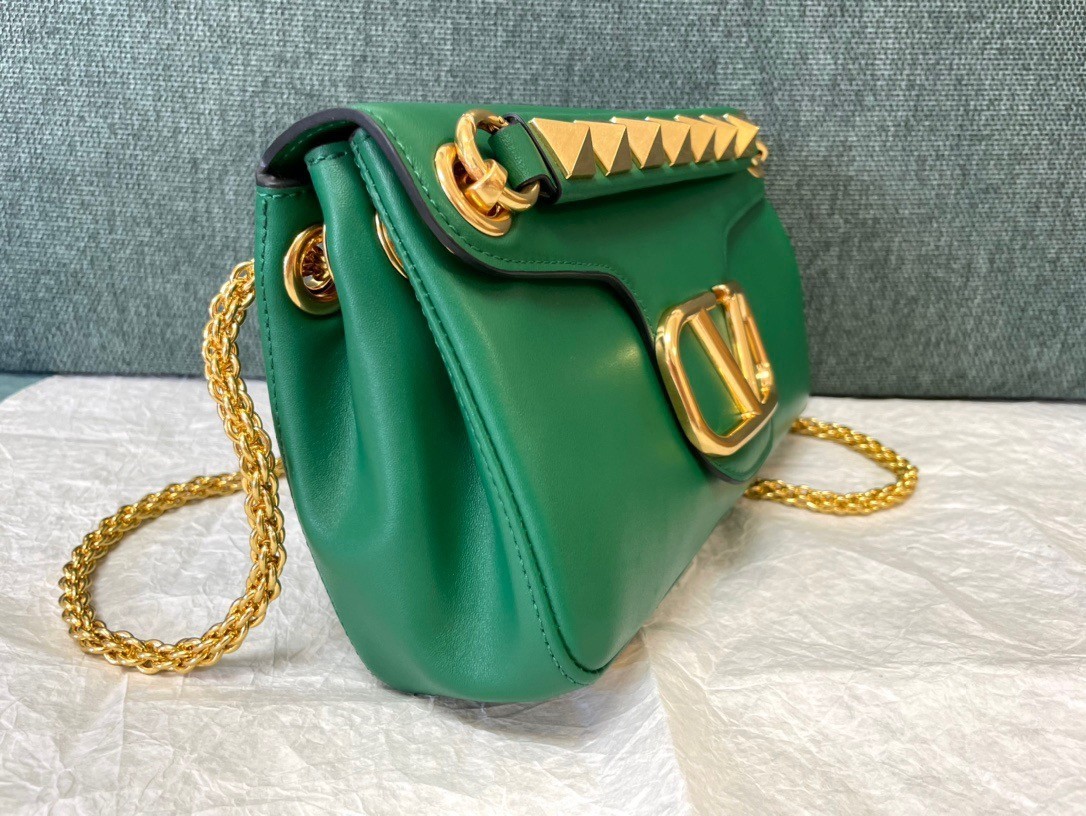 Valentino Stud Sign Shoulder Bag In Green Nappa Leather 088