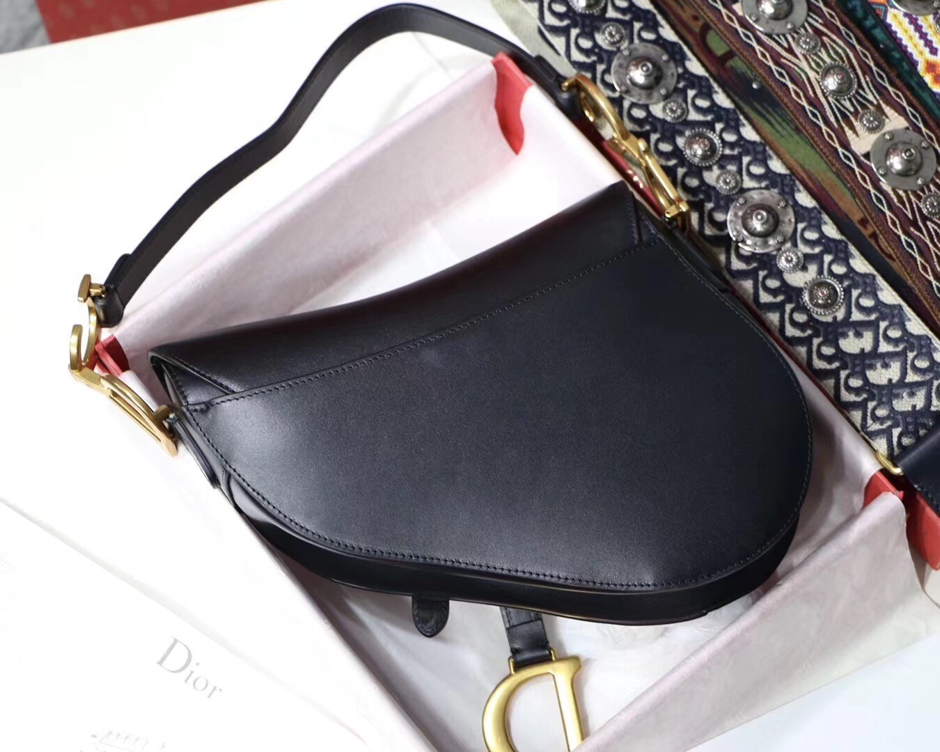 Dior Saddle Bag In Black Calfskin 700