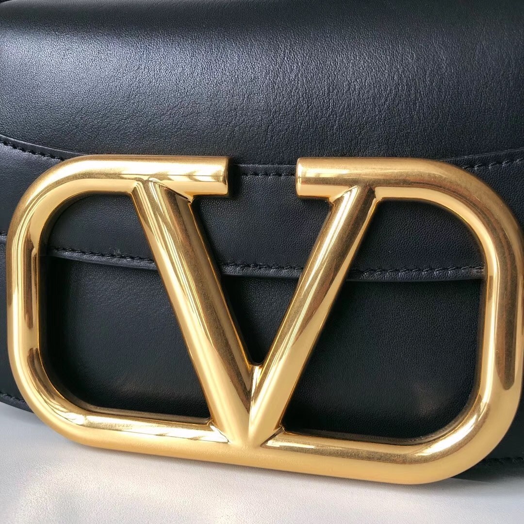 Valentino Supervee Crossbody Bag In Black Leather 846