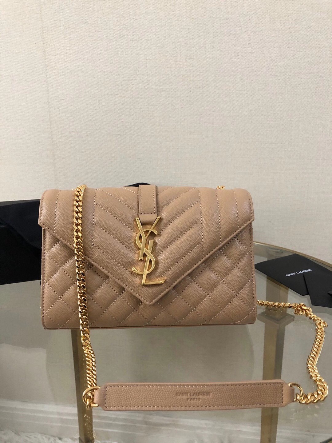 Saint Laurent Small Envelope Bag In Beige Grained Leather 242