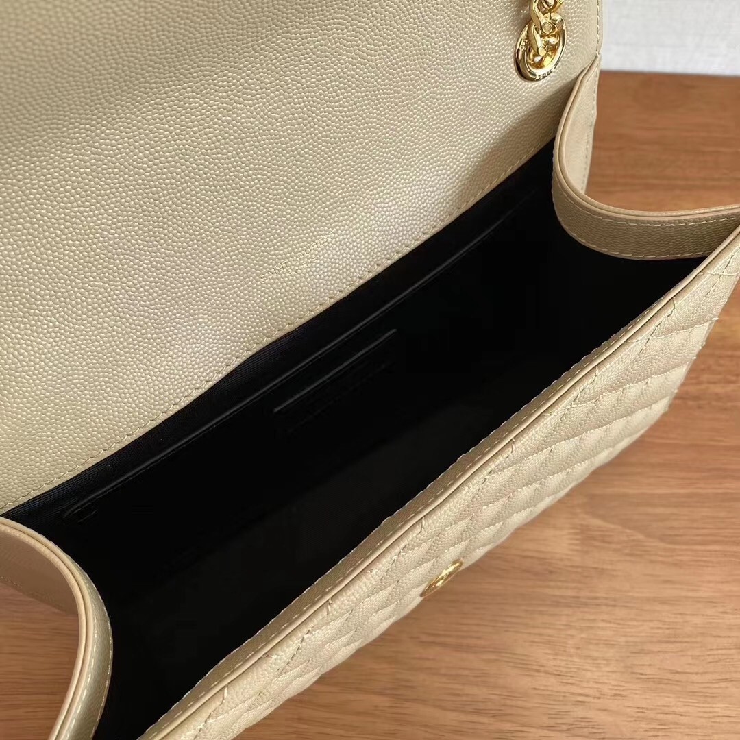 Saint Laurent Medium Envelope Bag In Beige Grained Leather 131