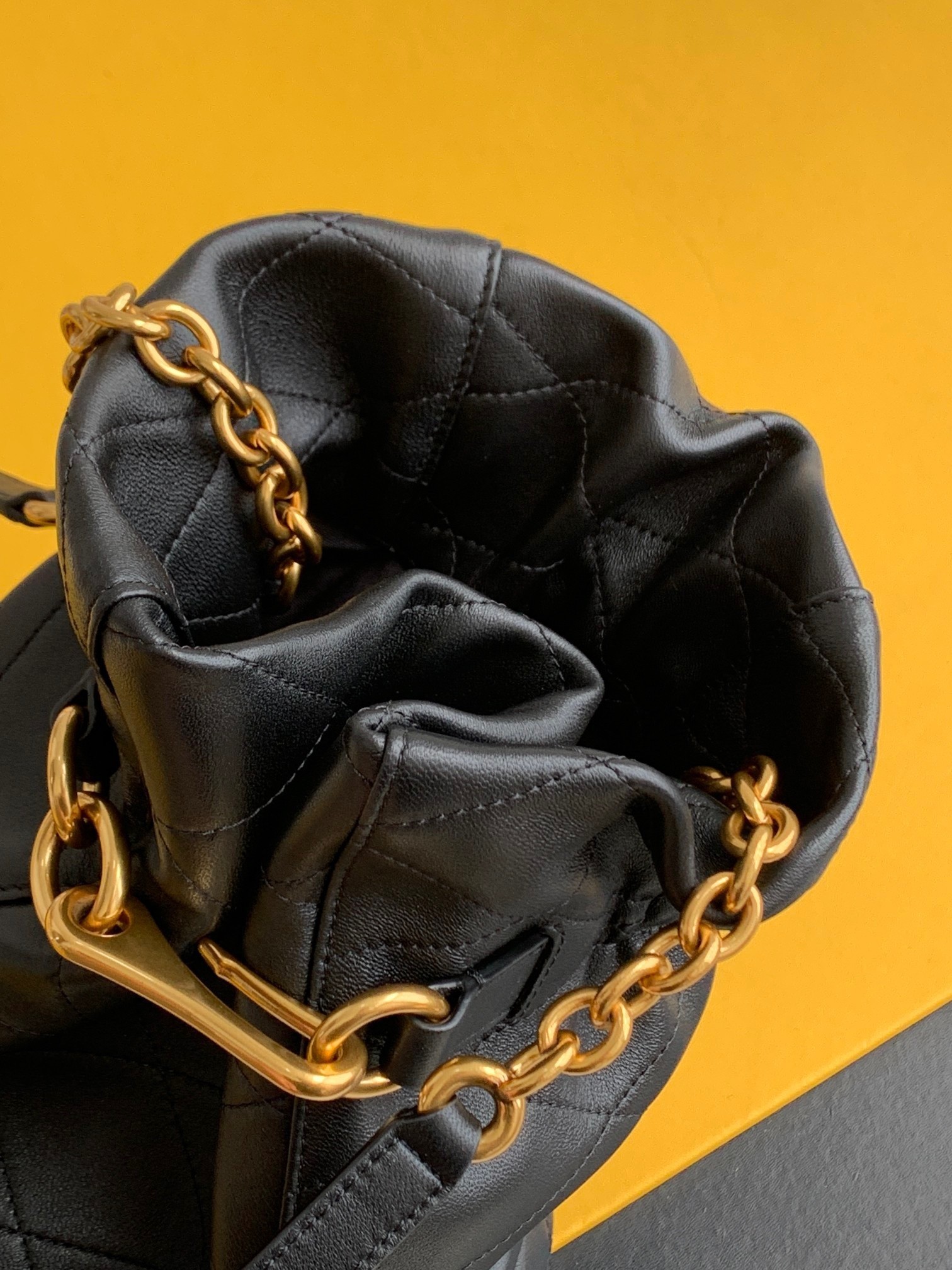 Saint Laurent Le Maillon Hook Bucket Bag In Black Lambskin 611