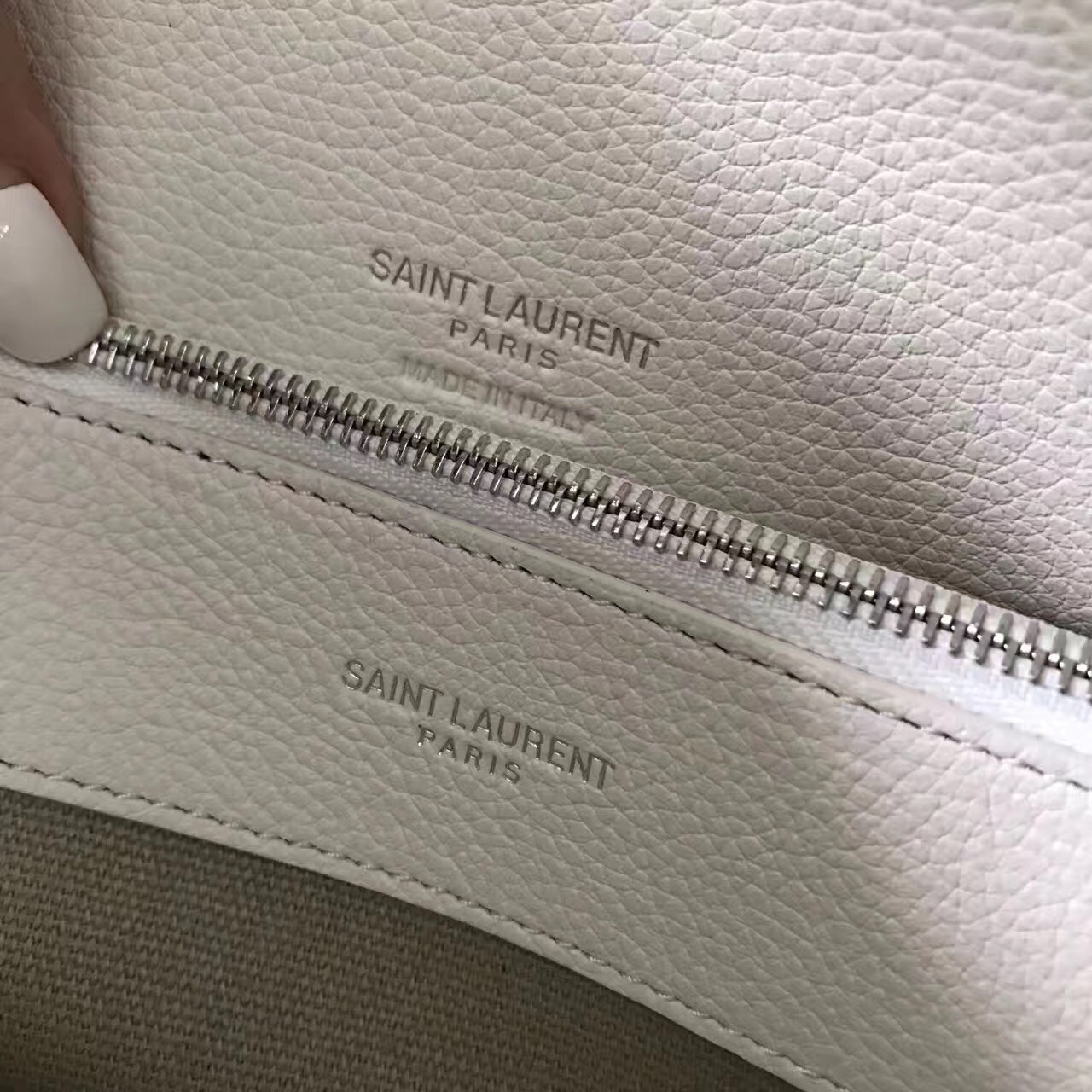 Saint Laurent Baby Sac de Jour Souple Bag In White Grained Leather 899