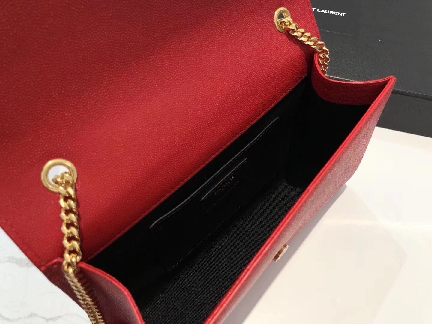 Saint Laurent Medium Kate Bag With Tassel In Red Grained Leather 996