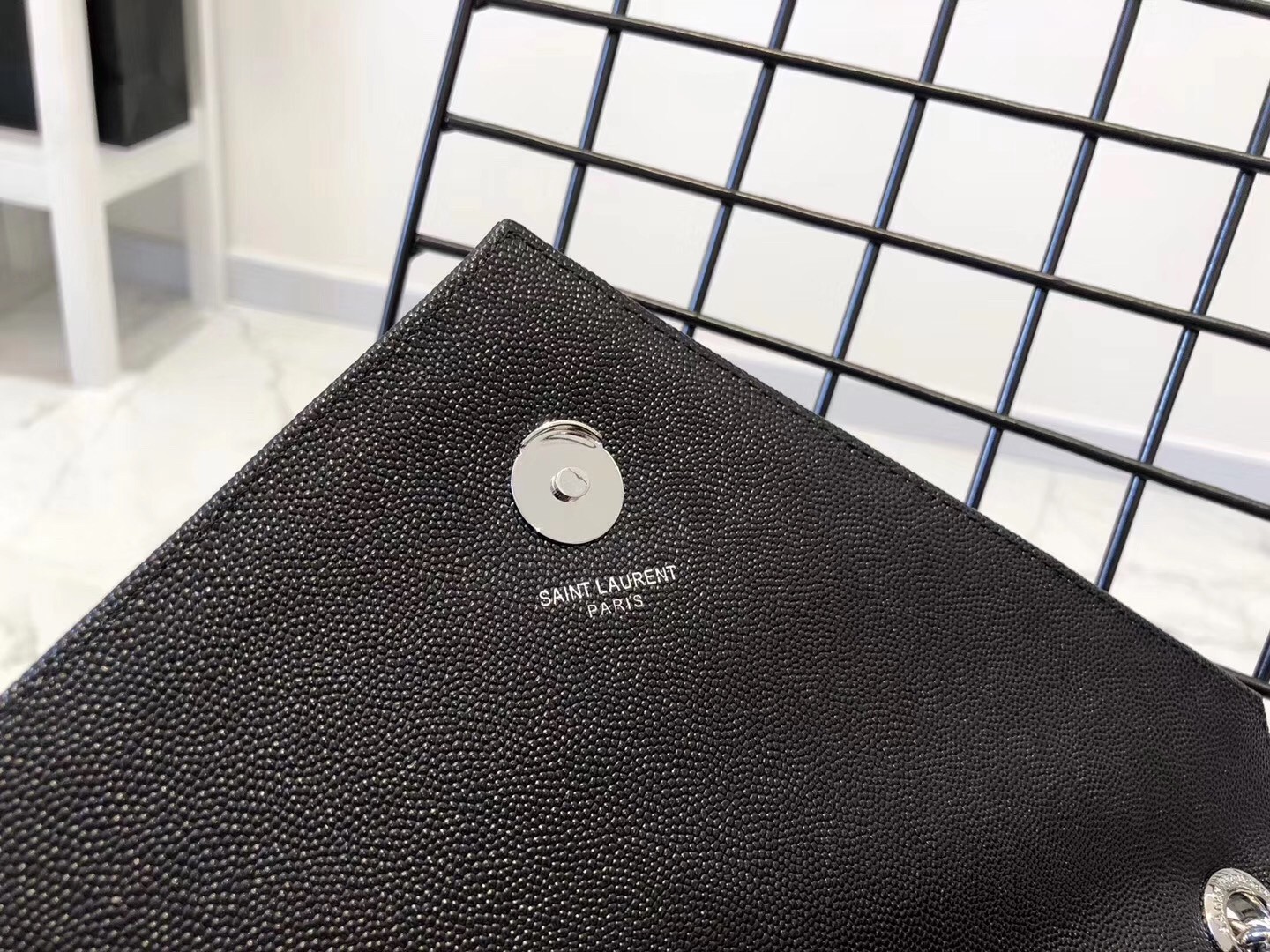 Saint Laurent Envelope Large Bag In Noir Grained Leather 938