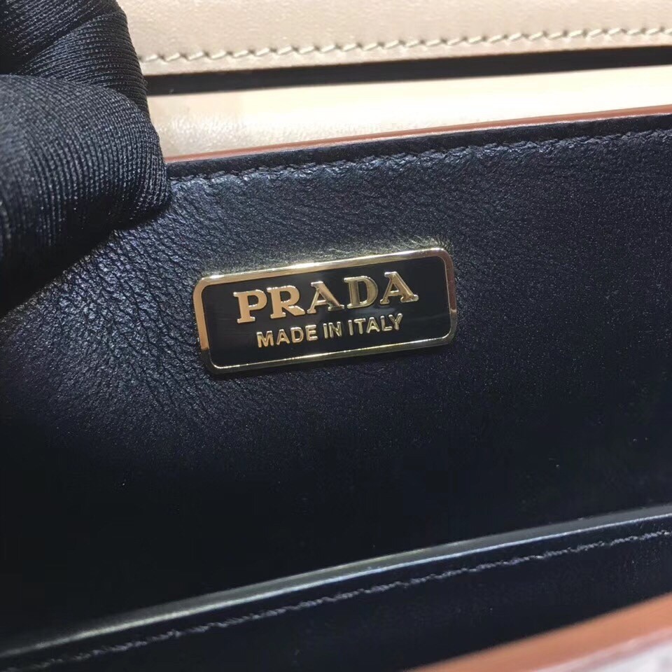 Prada Cahier Shoulder Bag In White/Black Leather 384