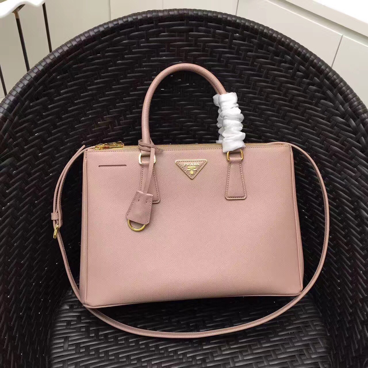 Prada Medium Galleria Bag In Pink Saffiano Leather 907