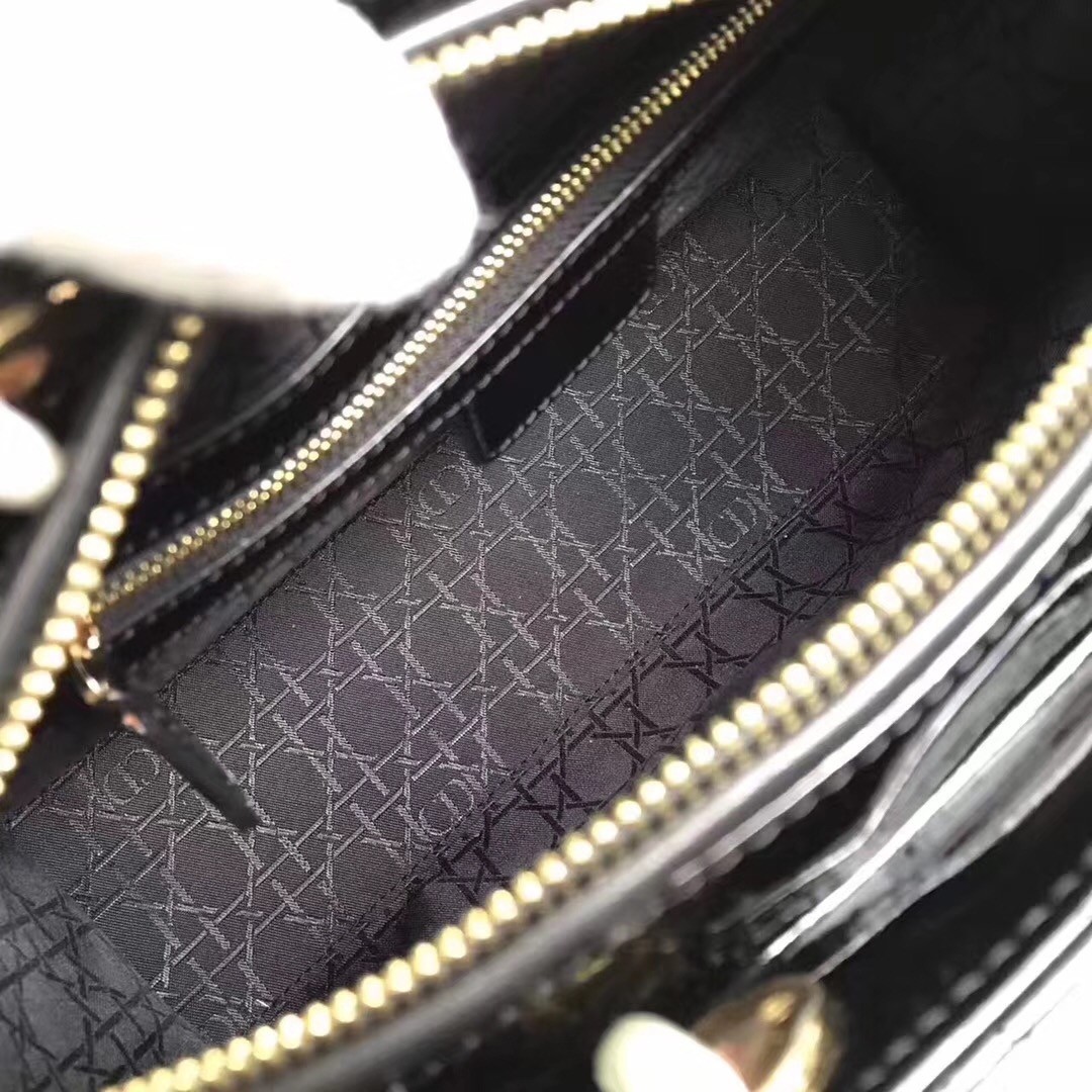 Dior Large Lady Dior Bag In Black Patent Leather 002