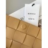 Bottega Veneta Cassett Bag In Beige Intrecciato Lambskin 717