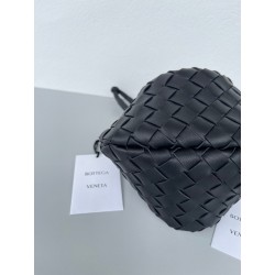 Bottega Veneta Turn Bag In Black Intrecciato Lambskin 763