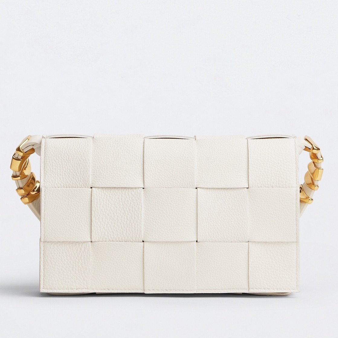 Bottega Veneta Cassette Bag In White Grained Leather 912