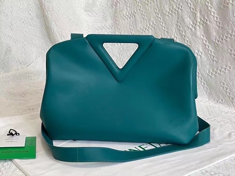 Bottega Veneta Medium Point Top Handle Bag In Mallard Leather 340