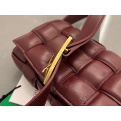 Bottega Veneta Small Padded Cassette Bag In Barolo Lambskin 709