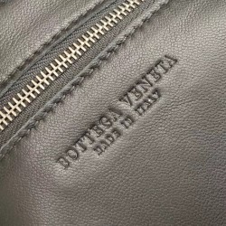 Bottega Veneta Cassette Bag In Black Lambskin 035