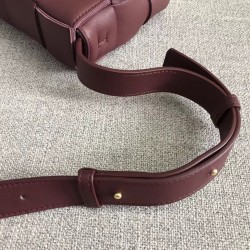 Bottega Veneta Cassette Bag In Bordeaux Lambskin 326