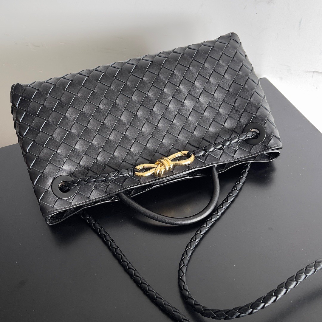 Bottega Veneta Andiamo Small East/West Bag In Black Intrecciato Lambskin 362