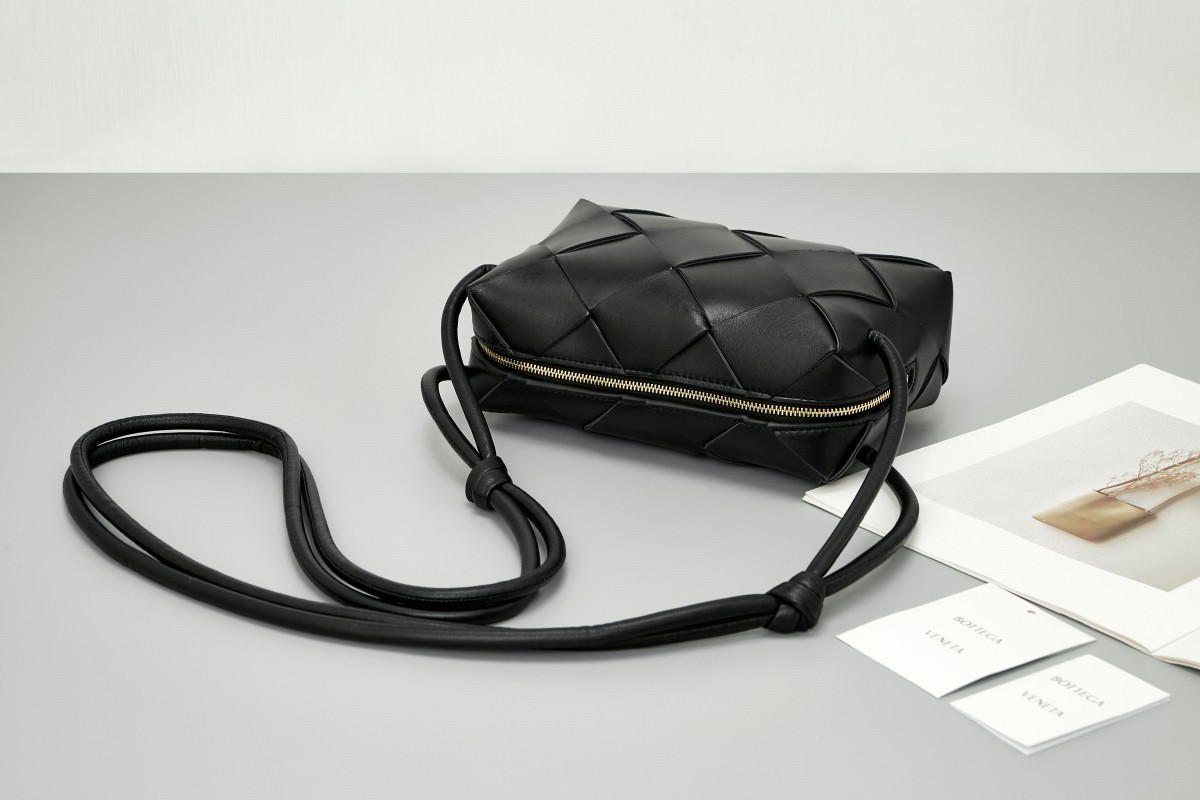 Bottega Veneta Small Cassette Camera Bag In Black Lambskin 971